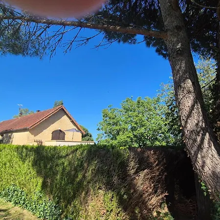 Hugan Avec Piscine Privee Proche Sarlat Holiday home