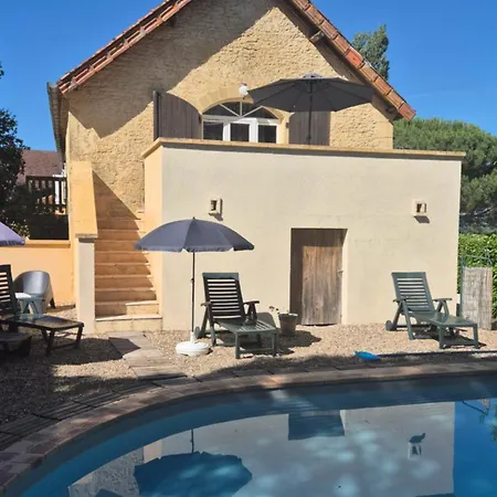 Holiday home Hugan Avec Piscine Privee Proche Sarlat